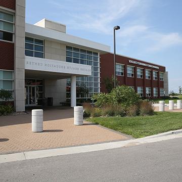 赌钱app可以微信提现's Olathe Health Education Center, or OHEC.